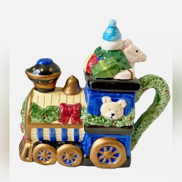 Holiday Tradition Vintage 5" Ceramic Christmas Train Teapot - Picture 8 of 9